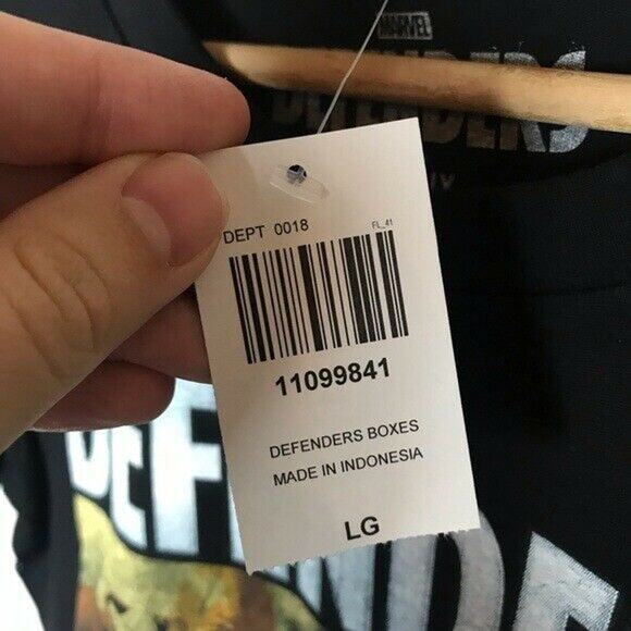 3/$20 Marvel Defenders NWT Junior Large Black 100% Cotton Boxes Graphic T-Shirt - Picture 4 of 7